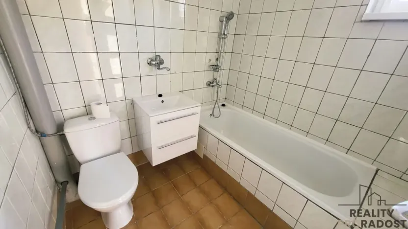 Pronájem bytu 2+1, Komorní Lhotka, 60 m2