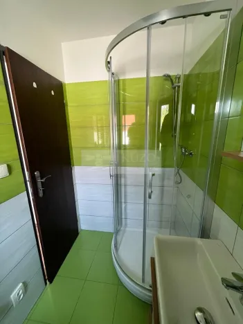 Pronájem bytu 2+kk, Praha, Pod Sychrovem I, 30 m2