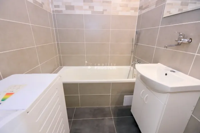 Pronájem bytu 3+1, Praha - Hlubočepy, Lumiérů, 71 m2