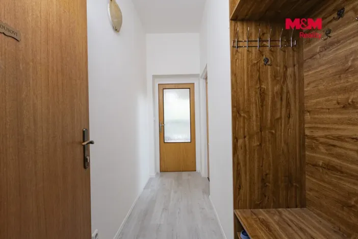 Pronájem obchodního prostoru, Nový Bor, Tržní náměstí, 108 m2