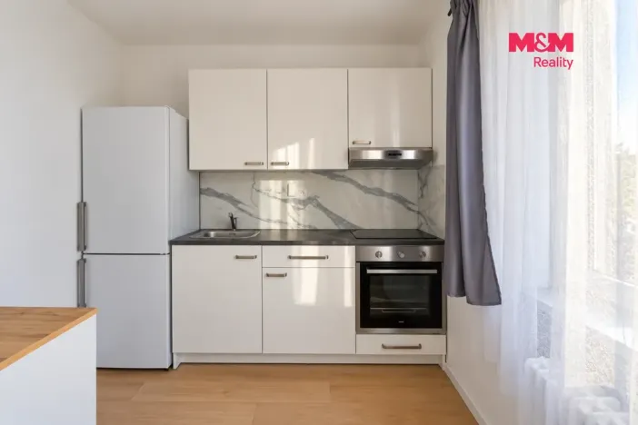 Pronájem bytu 1+1, Pardubice - Bílé Předměstí, Na Okrouhlíku, 28 m2