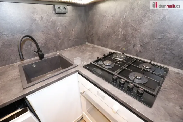 Prodej bytu 1+kk, Praha - Střížkov, Českolipská, 33 m2