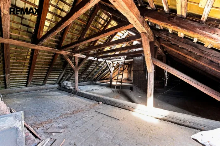 Prodej rodinného domu, Český Brod, nám. Arnošta z Pardubic, 150 m2