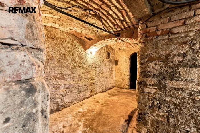 Prodej rodinného domu, Český Brod, nám. Arnošta z Pardubic, 150 m2