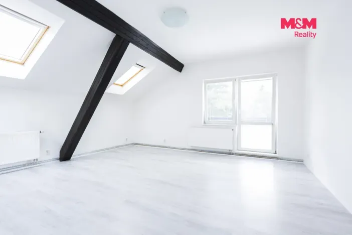 Pronájem bytu 3+1, Nový Bor, Tržní náměstí, 108 m2