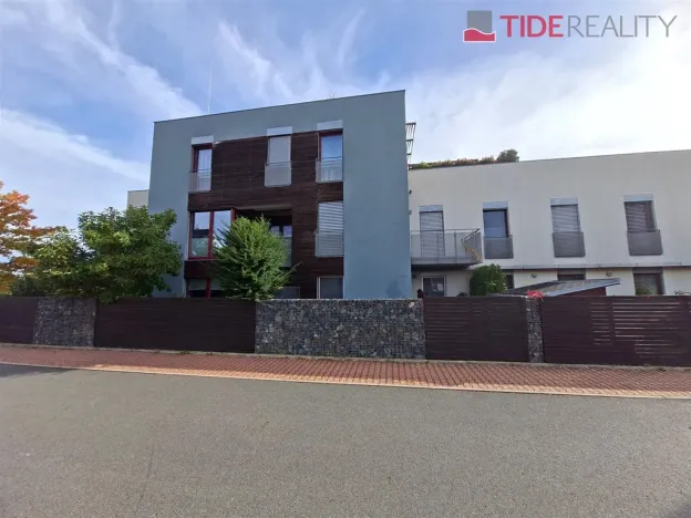 Pronájem bytu 2+kk, Praha - Uhříněves, V bytovkách, 60 m2