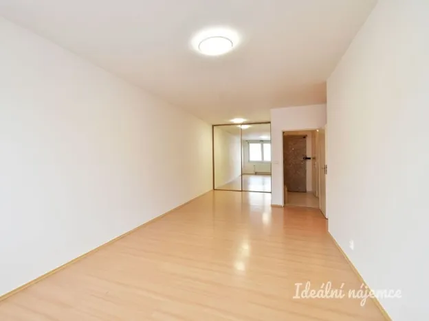 Pronájem bytu 1+kk, 40 m², Hnězdenská, Troja - Praha 8