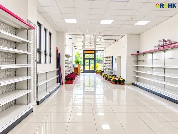 Pronájem obchodního prostoru, Žďár nad Sázavou, nám. Republiky, 150 m2