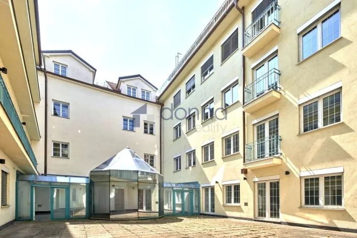 Pronájem kanceláře, Praha, Soukenická, 212 m2