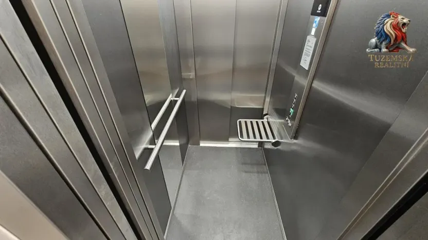Prodej bytu 2+kk, Bystřice nad Pernštejnem, Masarykovo náměstí, 65 m2