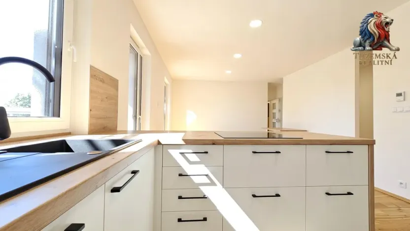 Prodej bytu 2+kk, Bystřice nad Pernštejnem, Masarykovo náměstí, 65 m2