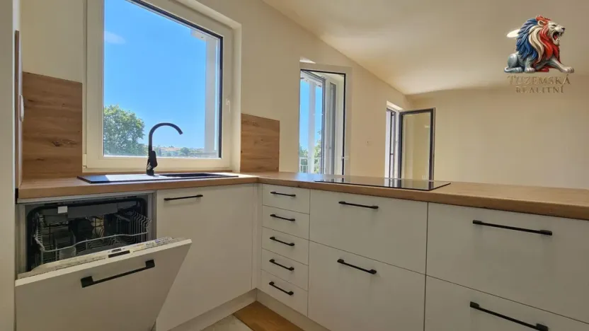 Prodej bytu 2+kk, Bystřice nad Pernštejnem, Masarykovo náměstí, 65 m2