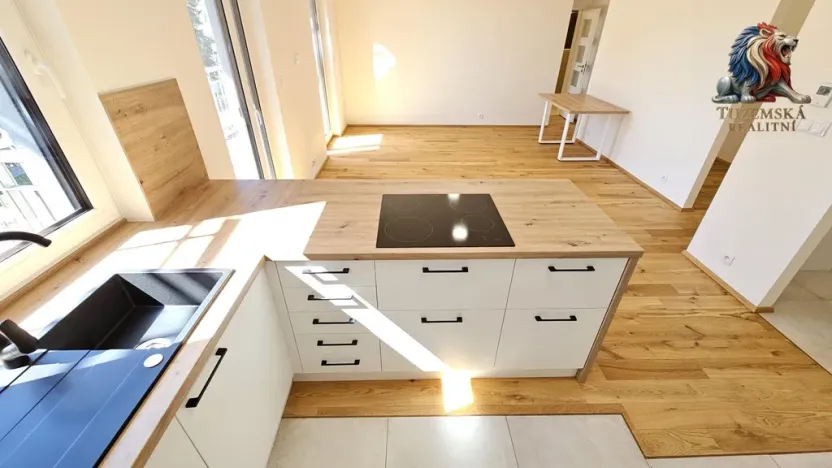 Prodej bytu 2+kk, Bystřice nad Pernštejnem, Masarykovo náměstí, 65 m2