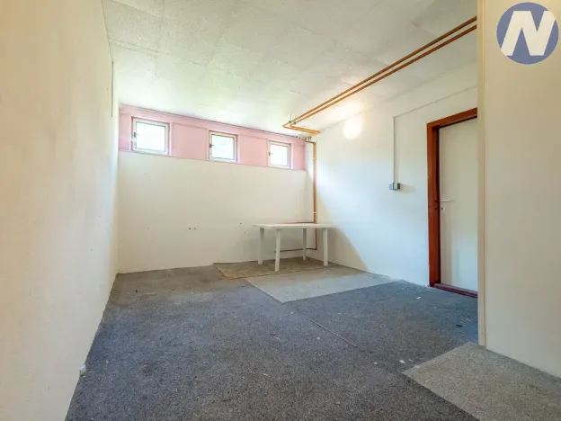 Pronájem komerční nemovitosti, Chroboly, 21 m2