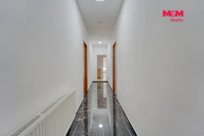 Prodej obchodního prostoru, Toužim, Plzeňská, 561 m2