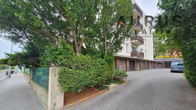 Pronájem bytu 4+1, Praha - Břevnov, Na Petřinách, 105 m2
