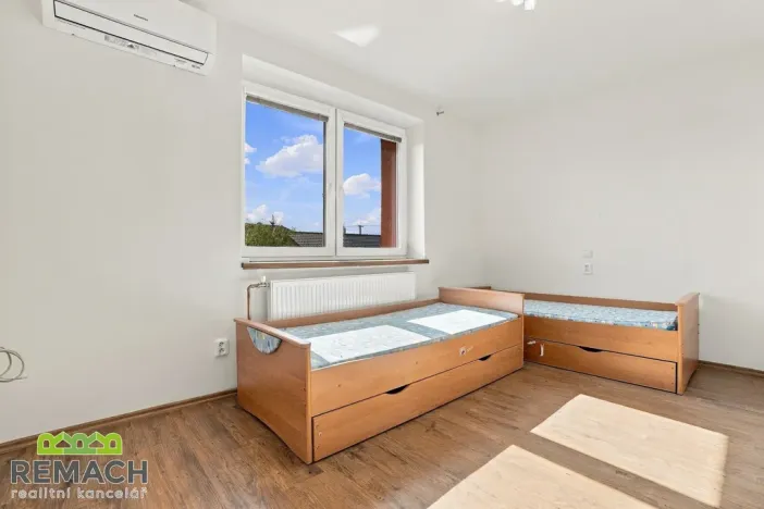 Pronájem bytu 4+kk, Hvozdná, K Větřáku, 102 m2