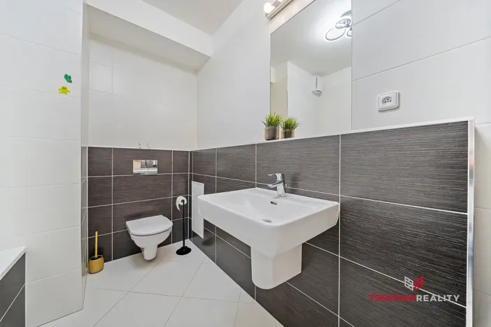 Prodej bytu 2+kk, Praha - Dolní Měcholupy, Honzíkova, 54 m2