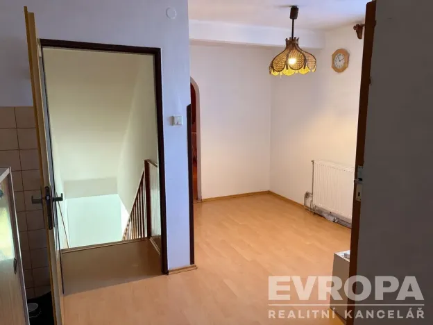 Prodej rodinného domu, Lnáře, 205 m2