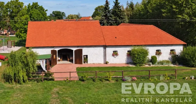 Prodej rodinného domu, Borovy, 500 m2