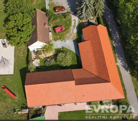Prodej rodinného domu, Borovy, 500 m2