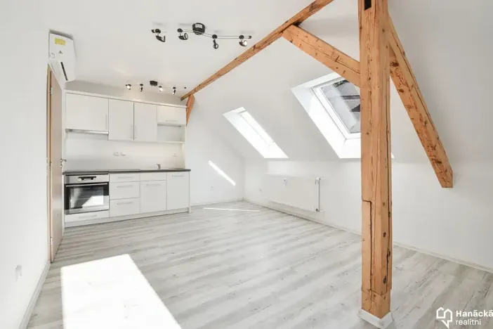 Pronájem bytu 2+kk, Olomouc, Pavelčákova, 45 m2