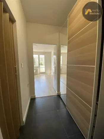Pronájem bytu 1+kk, Kladno, Unhošťská, 27 m2