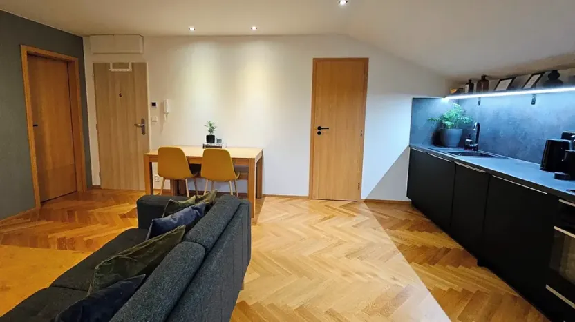 Pronájem bytu 2+kk, Praha - Běchovice, U vrby, 52 m2