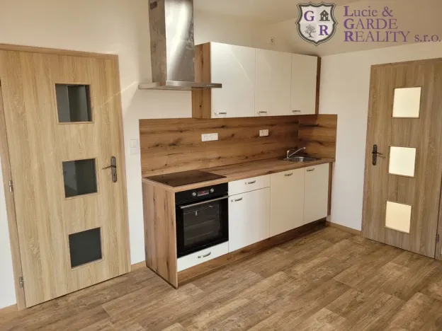 Pronájem bytu 2+kk, 60 m², Třída Václava Vaniše, Mladá Vožice