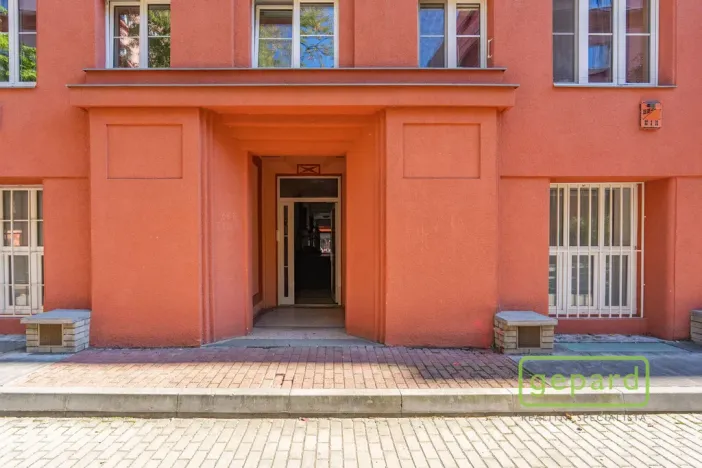Prodej bytu 2+kk, Praha, V háji, 58 m2