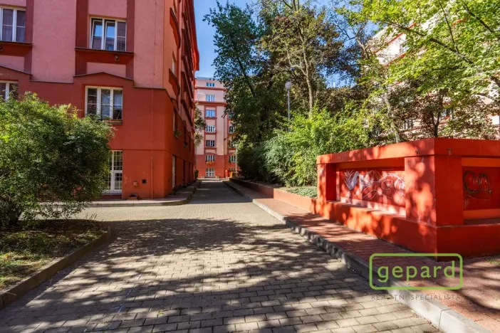 Prodej bytu 2+kk, Praha, V háji, 58 m2
