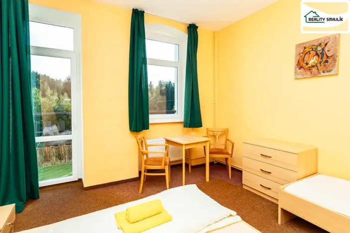 Prodej ubytování, Smolné Pece, 1015 m2