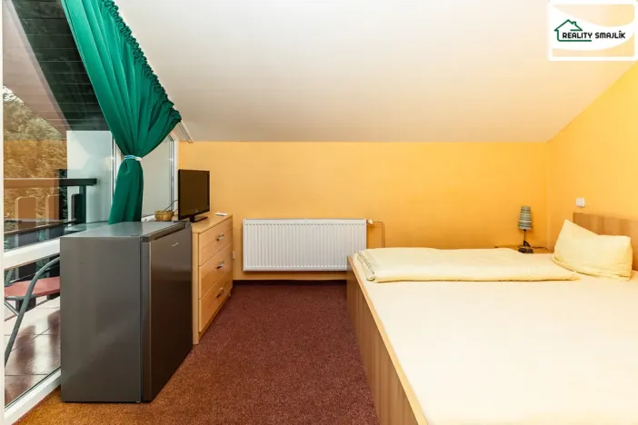 Prodej ubytování, Smolné Pece, 1015 m2