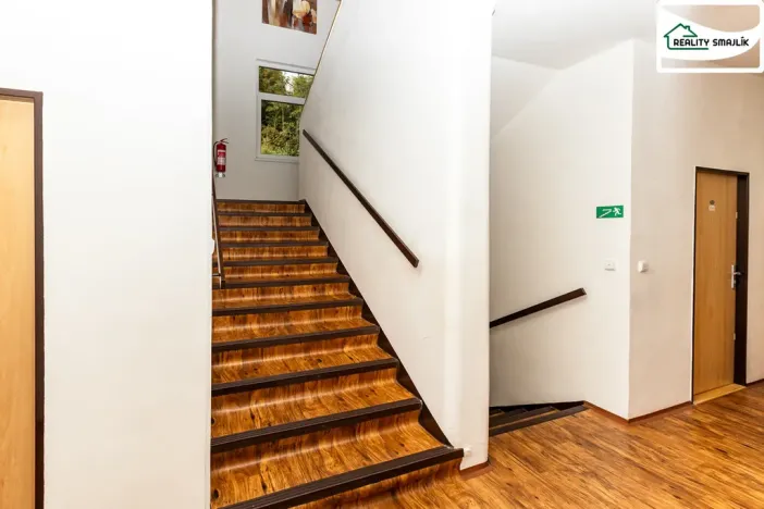 Prodej ubytování, Smolné Pece, 1015 m2