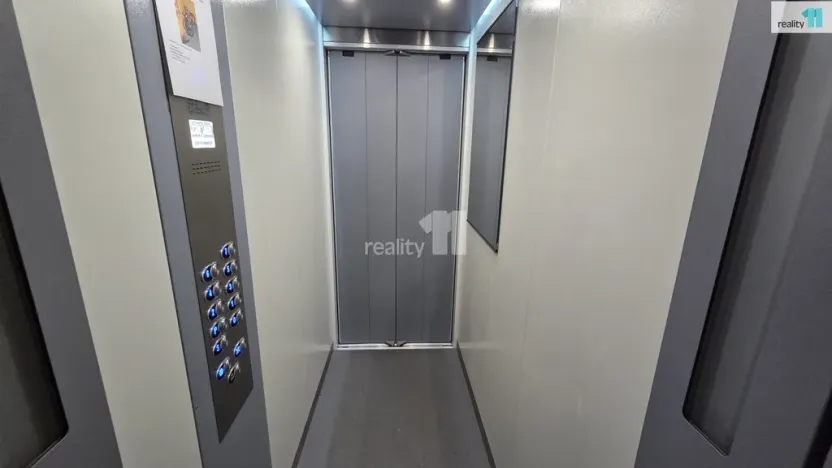 Prodej bytu 3+1, Chodov, Čs. odbojářů, 87 m2