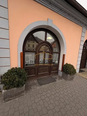 Pronájem komerčního prostoru, 68 m², Náměstí, Žebrák