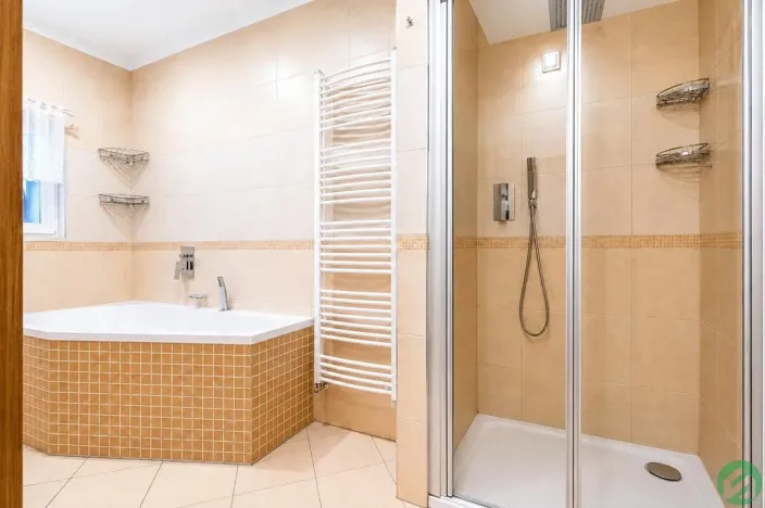 Pronájem vícegeneračního domu, Praha - Písnice, Putimská, 1500 m2