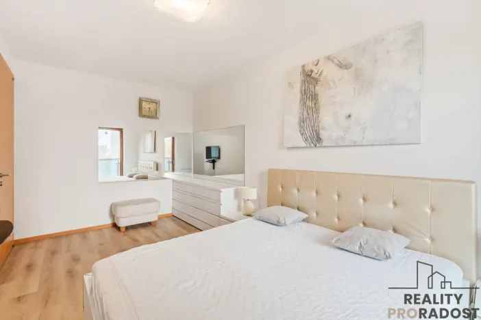 Pronájem bytu 3+kk, Praha - Vršovice, Vršovická, 90 m2