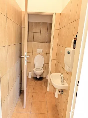 Pronájem komerční nemovitosti, Jihlava, Březinova, 97 m2