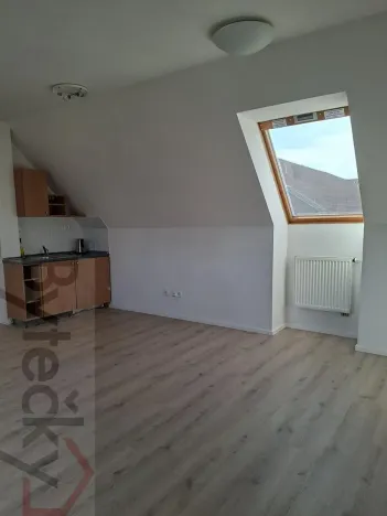 Pronájem kanceláře, Praha - Stodůlky, Ohradské náměstí, 24 m2