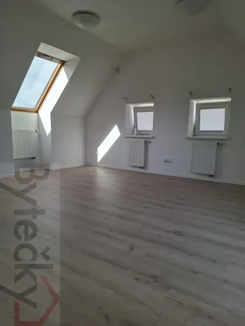 Pronájem kanceláře, Praha - Stodůlky, Ohradské náměstí, 24 m2