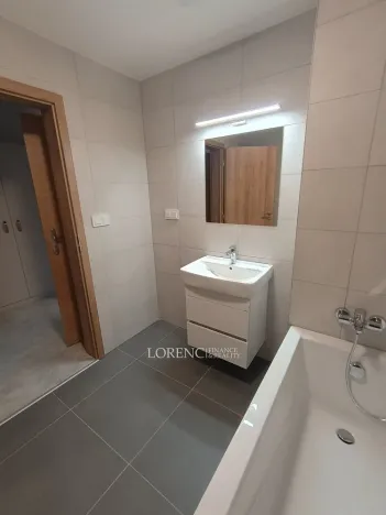Pronájem bytu 2+kk, Veselí nad Moravou, náměstí Míru, 31 m2