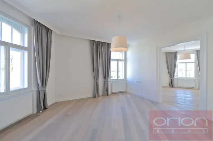 Pronájem bytu 3+1, Praha - Vinohrady, náměstí Jiřího z Poděbrad, 137 m2