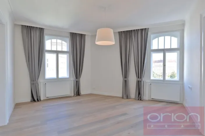 Pronájem bytu 3+1, Praha - Vinohrady, náměstí Jiřího z Poděbrad, 137 m2