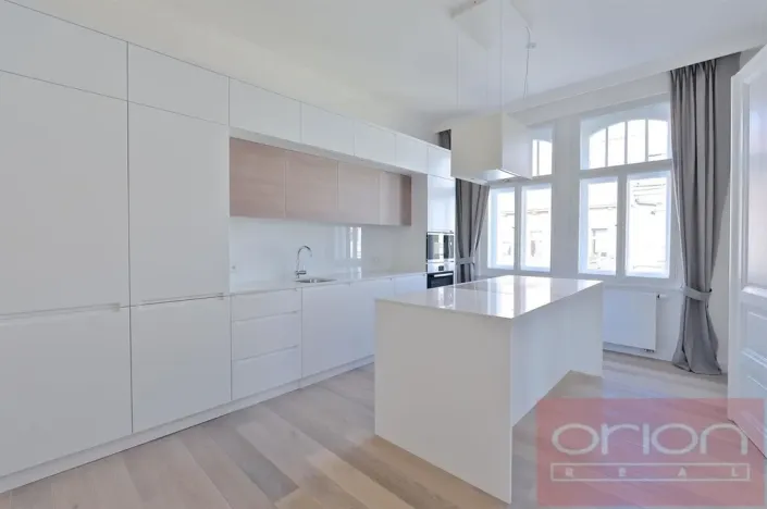 Pronájem bytu 3+1, Praha - Vinohrady, náměstí Jiřího z Poděbrad, 137 m2