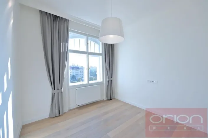 Pronájem bytu 3+1, Praha - Vinohrady, náměstí Jiřího z Poděbrad, 137 m2