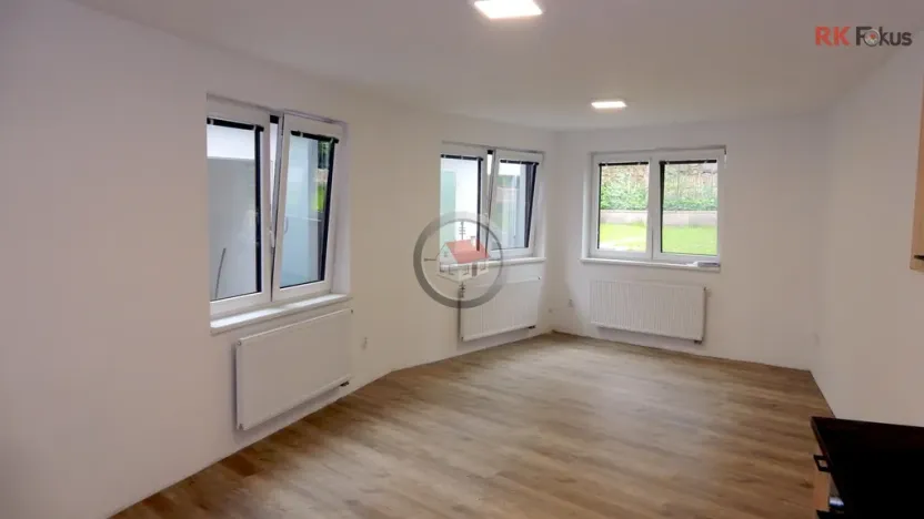 Pronájem bytu 2+kk, Třebíč - Horka-Domky, Vaňkovo nám., 63 m2