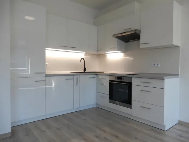 Pronájem bytu 2+kk, 58 m², Maredova, Tábor