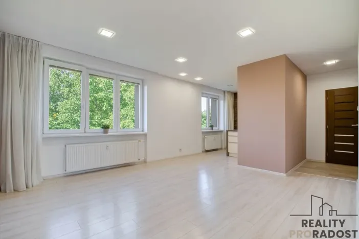 Prodej bytu 2+kk, Ostrava, Vrázova, 79 m2