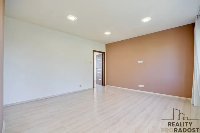 Prodej bytu 2+kk, Ostrava, Vrázova, 79 m2